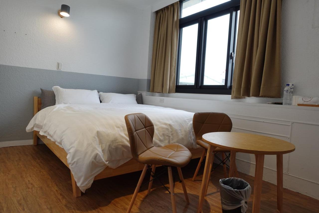 Small Island Homestay Tainan Exterior foto